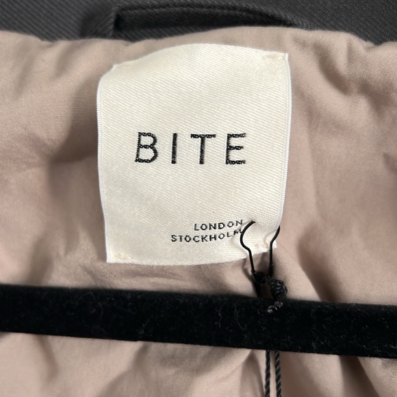 BITE STUDIOS- Anthracite Grey Trench 100% Wool & Silk size 12 SUSTAINABLE BRAND - Picture 9 of 9